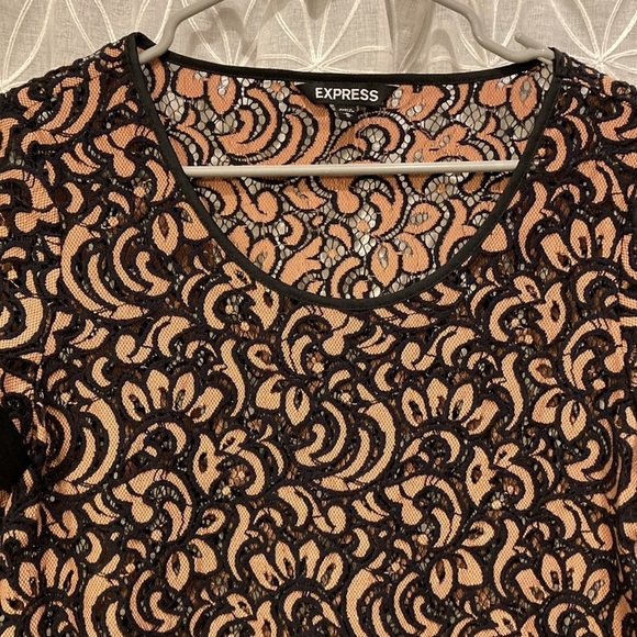 Express Top - Picture 3 of 12